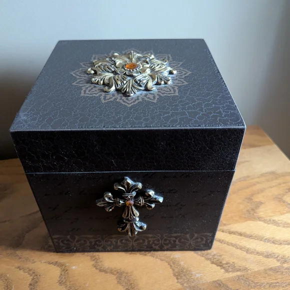 Wooden Embellished Box - Picture 3 of 5